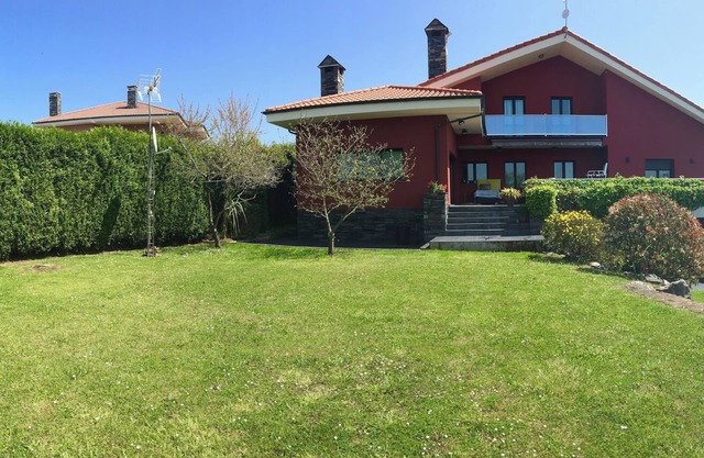 Luxury villa, recreation, and relaxation in Oviedo surrounded by nature