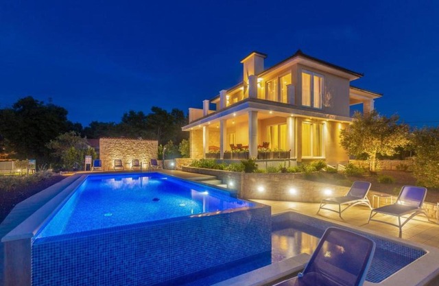 Luxury Villa Roko
