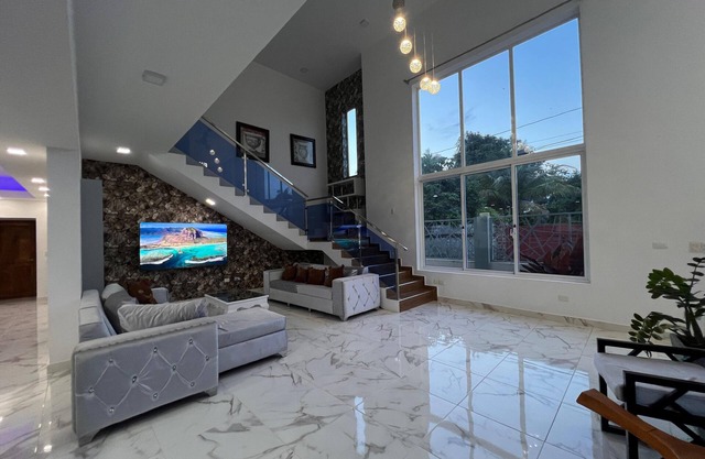 Luxury villa - Swimming Pool 4 Bed Room in City Center Puerto Plata!