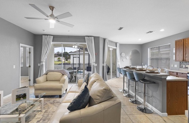 Luxury Villa w/Hot Tub-Grill-Private Heated Pool
