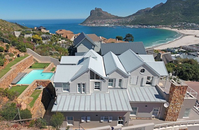 Luxury villa with spectacular sea and mountain views
