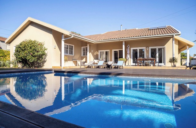 Luxury villa with pool close to the beach