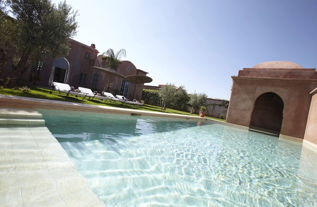Luxury Villa with Private Pool in quiet rural area- Private free 100mb wifi