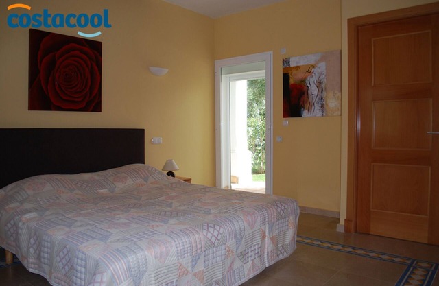 Luxury villa with private swimming pool (cleaning incl.)