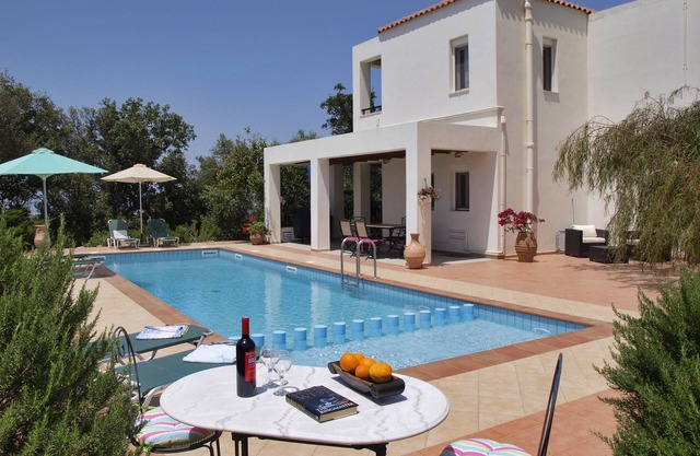 LUXURY VILLA WITH PRIVATE POOL-Mountain and Sea View with Olive Grove and Garden