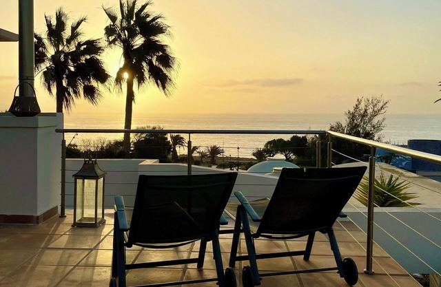 Luxury Villa With Wonderful Oceanview, Private Heated Pool & Wifi