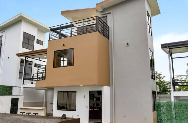 Luxury Volcano View! Private Pool & BBQ!