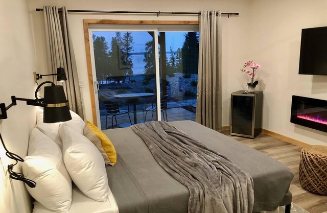 Luxury Waterfront B&B - Adults Only