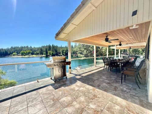 Luxury Yosemite Lake House