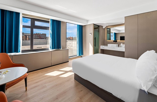 Ly New York Hotel