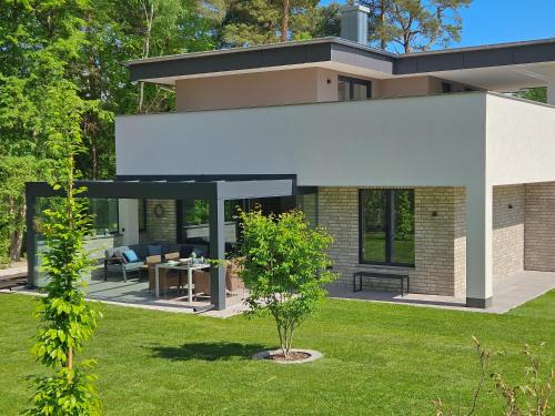 Lychenseevilla mit Seeblick, Wintergarten, Kamin und Sauna