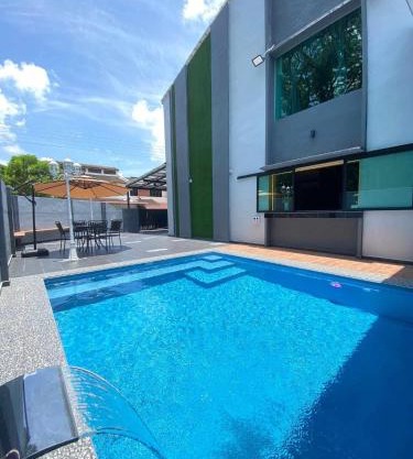 LYL Jaccuzi Private Pool House - 16PAX