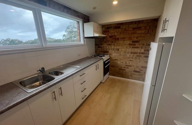 Lyly House Beachside Retreat with views -Sleeps 6-Pet Friendly- Ultra Convenient