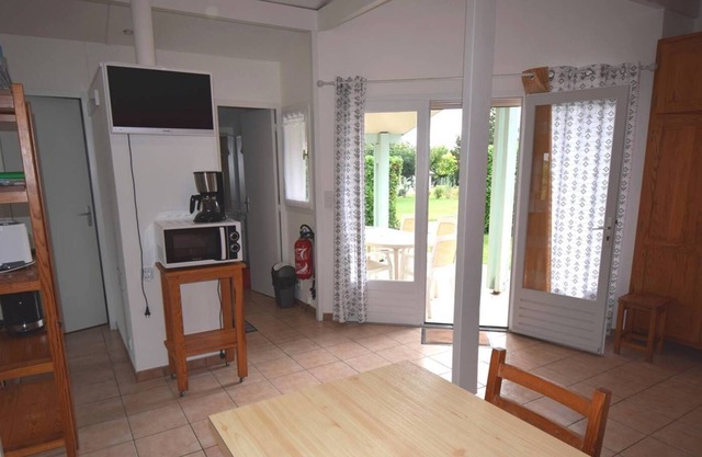 Mésange - Village de 10 gîtes, style chalets en pin