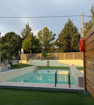 M&B Luxury Suites Charaki