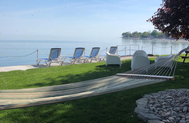 M&M Beach Retreat on Sandy Beach of Lake Erie