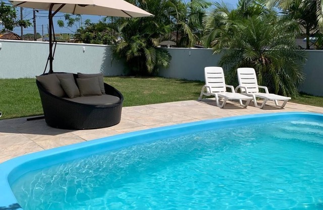 M&M House - Casa com Piscina e Ar Condicionado em Matinhos Para 10 Pessoas