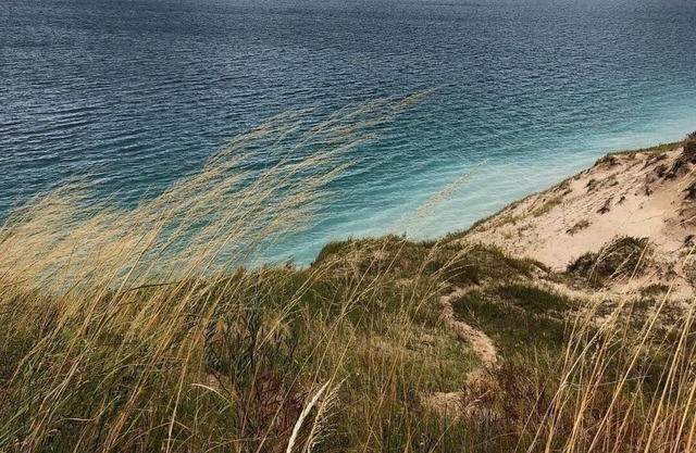 M22 Cabin ~ Just Minutes to Glen Arbor ~ Walk To Sleeping Bear Dunes Lakeshore!
