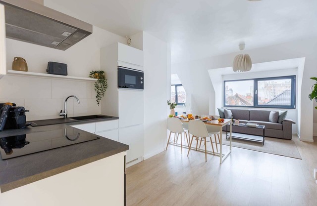 MA - Parlement VI - Studio Apartment, Sleeps 4