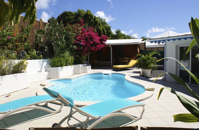 Mabouya VILLA. RENT WITH PRIVATE POOL A St FRANCOIS