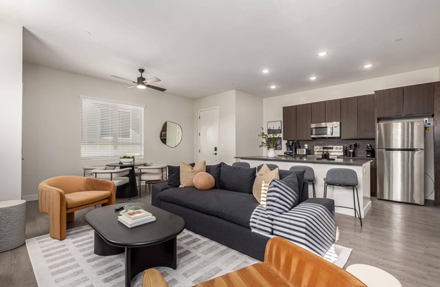 Macallister Luxe 1006 | Desert Views & Heated Pool
