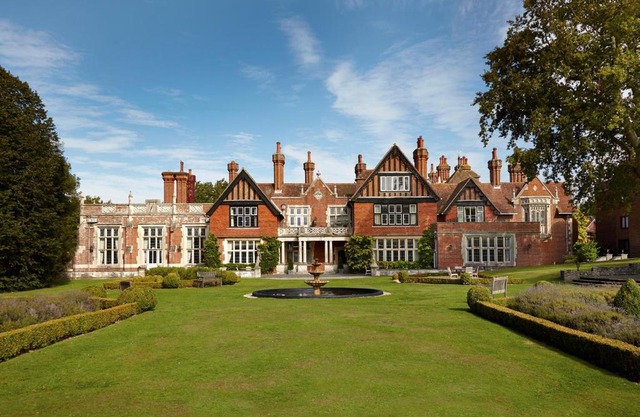 Macdonald Elmers Court Hotel