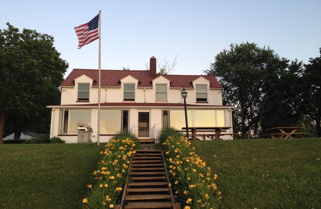 Madison Lakehouse – Spectacular Sunsets, Triple Lot.