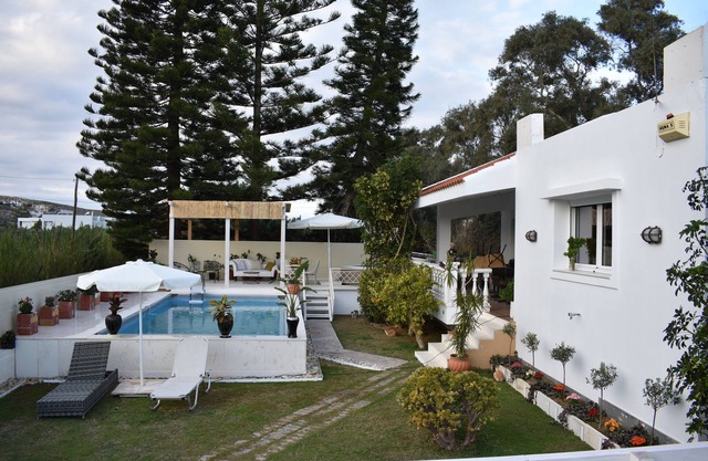 Magical Villa Karteros, near the beach