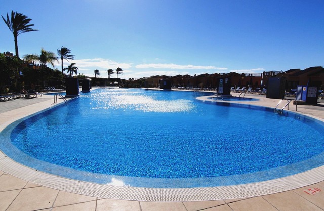 Magnificent Bungalow with sea and Golf views and large garden and solarium