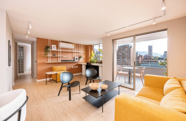 Magnificent 2BR Apt with A/C, great view & pool in Provenza in Provenza