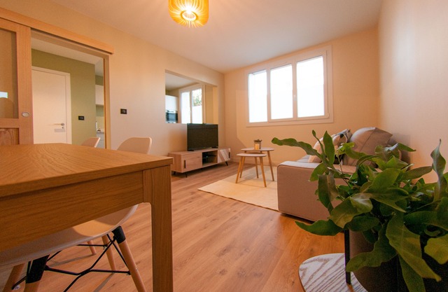 Magnificent F2 in a quiet location with free parking