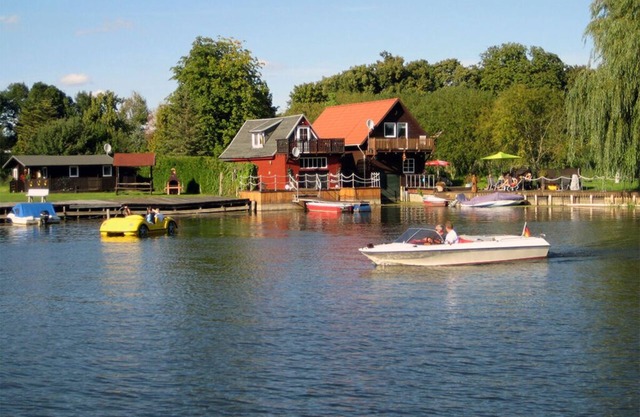 Magnificent holiday house by Lake Kummerow