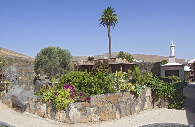 Magnificent house in the countryside, very quiet.