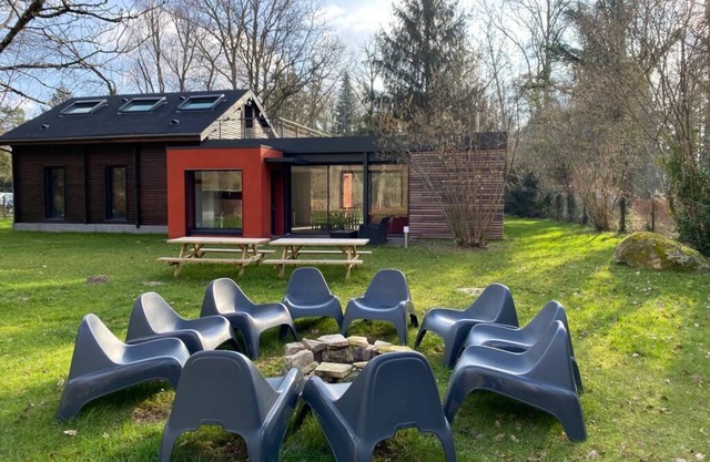 Magnificent lodge in the Fontainebleau forest