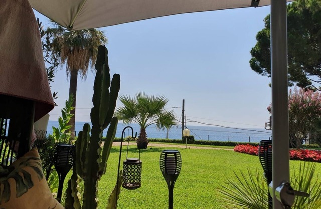 Magnificent luxury duplex with seafront terrace