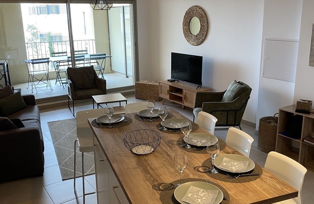 Magnificent T3 Calvi, new, facing Citadel & sea, town center (2B050-000473-25)