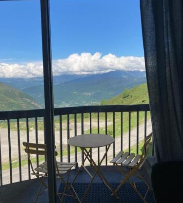 Magnifique T3 au Pla D Adet (Saint Lary)grand confort entièrement refait à neuf avec une vue exceptionnelle sur la vallée