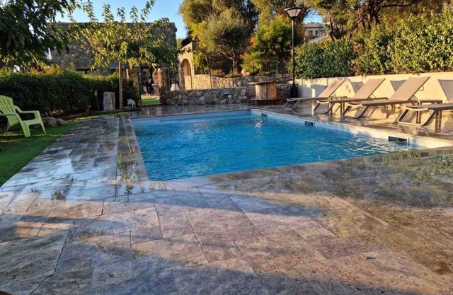 Magnifique villa avec piscines et cuisine d’été