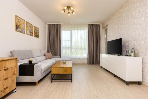 Magnolia Gardens -1BD with Balcony & Parking