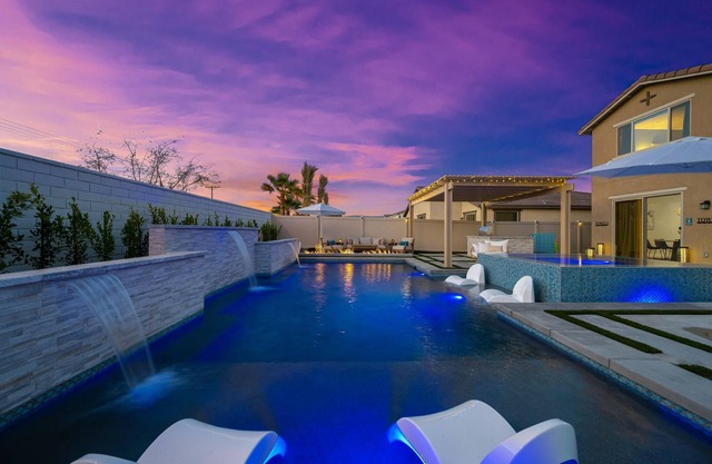 Magnolia House - Brand new hidden gem with tranquil pool and spa