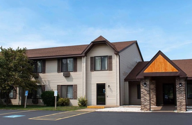 Magnuson Hotel Country Inn