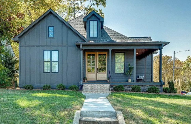*Main&Broad* Elegant 4 bedroom Downtown w/parking