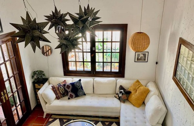 Main House · Bright & airy Spanish villa steps to sand! GEN*AC!
