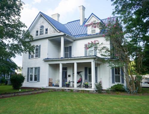 Main Oak Manor