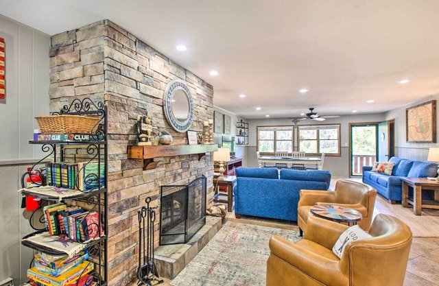 Main St Red River Ski Condo w/Mountain View!