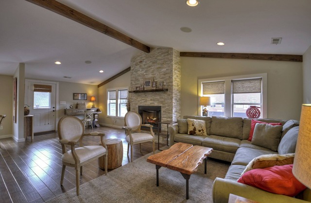 Main Street Cottage - Downtown Blue Ridge
