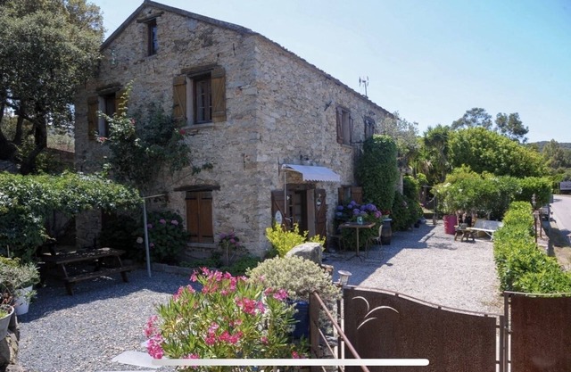 Maison Authentique , Entre Maquis et Plage de Sable Blanc