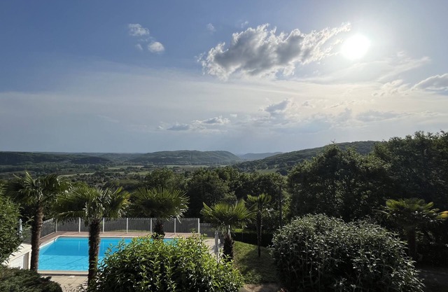 Maison Avec Piscine et vue sur la Vallée de la Dordogne