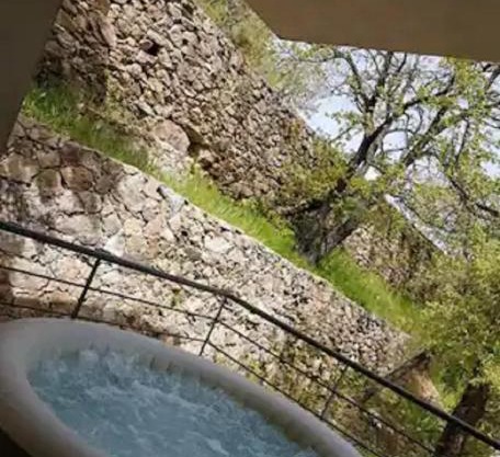 Maison avec jacuzzi au cœur des montagnes