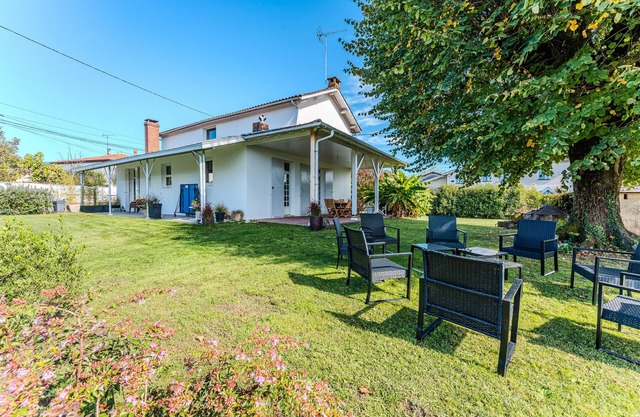 Maison Badet - Salles in the Heart of the Landes Girondines